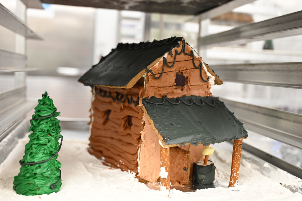 BCA Culinary Class working on gingerbread houses