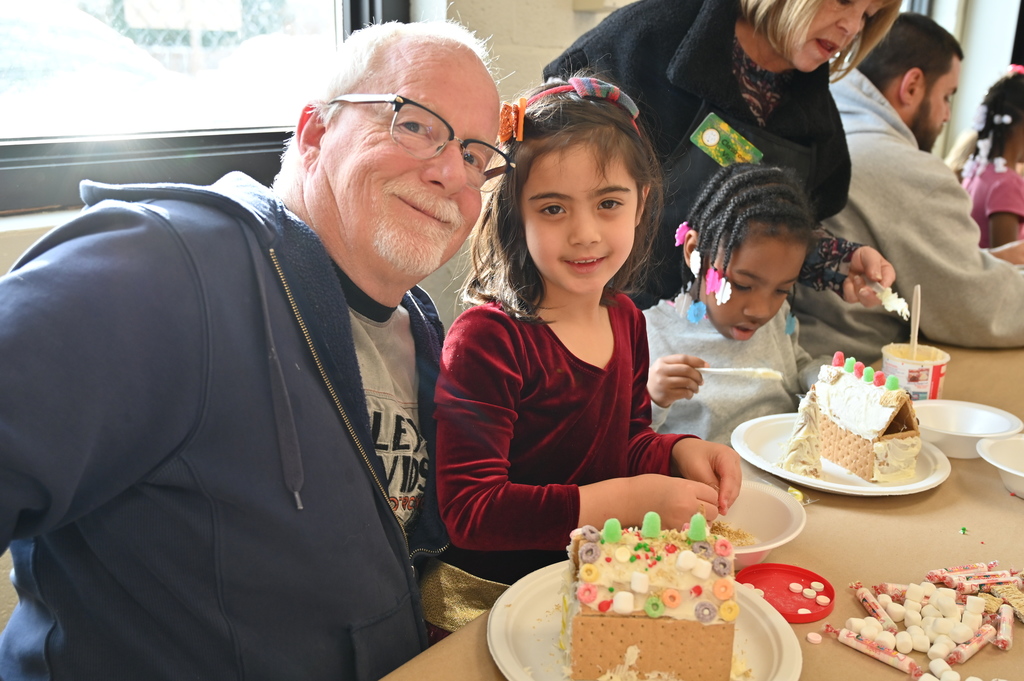 Gingerbread houses with a loved one at Washington