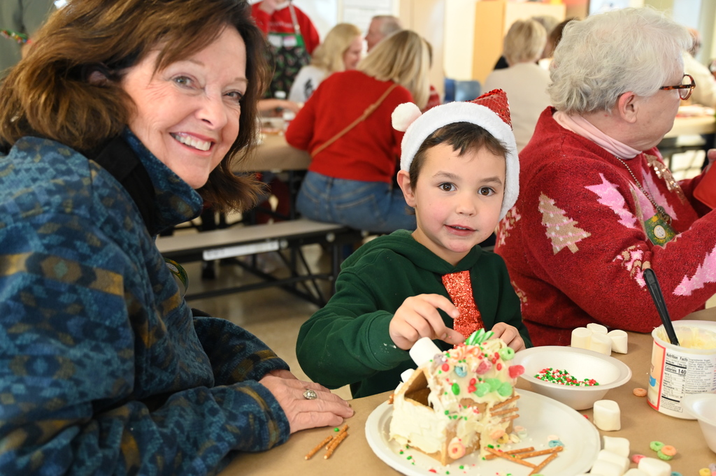 Gingerbread houses with a loved one at Washington