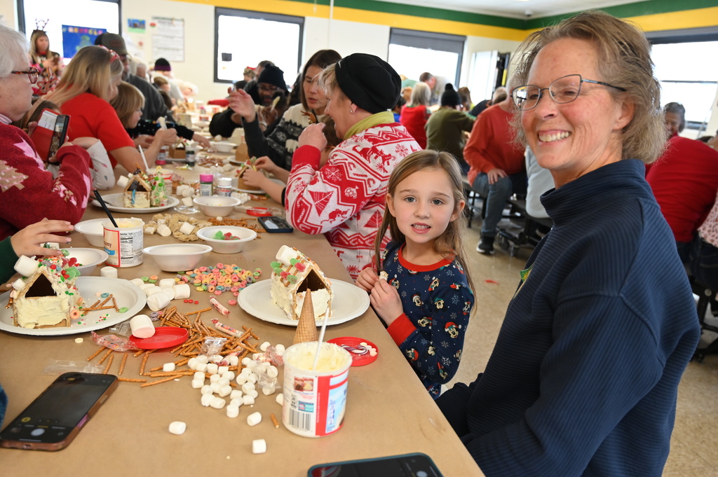 Gingerbread houses with a loved one at Washington