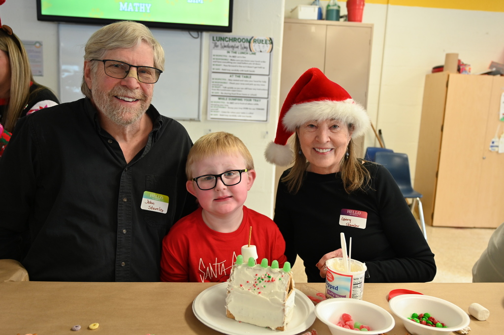 Gingerbread houses with a loved one at Washington