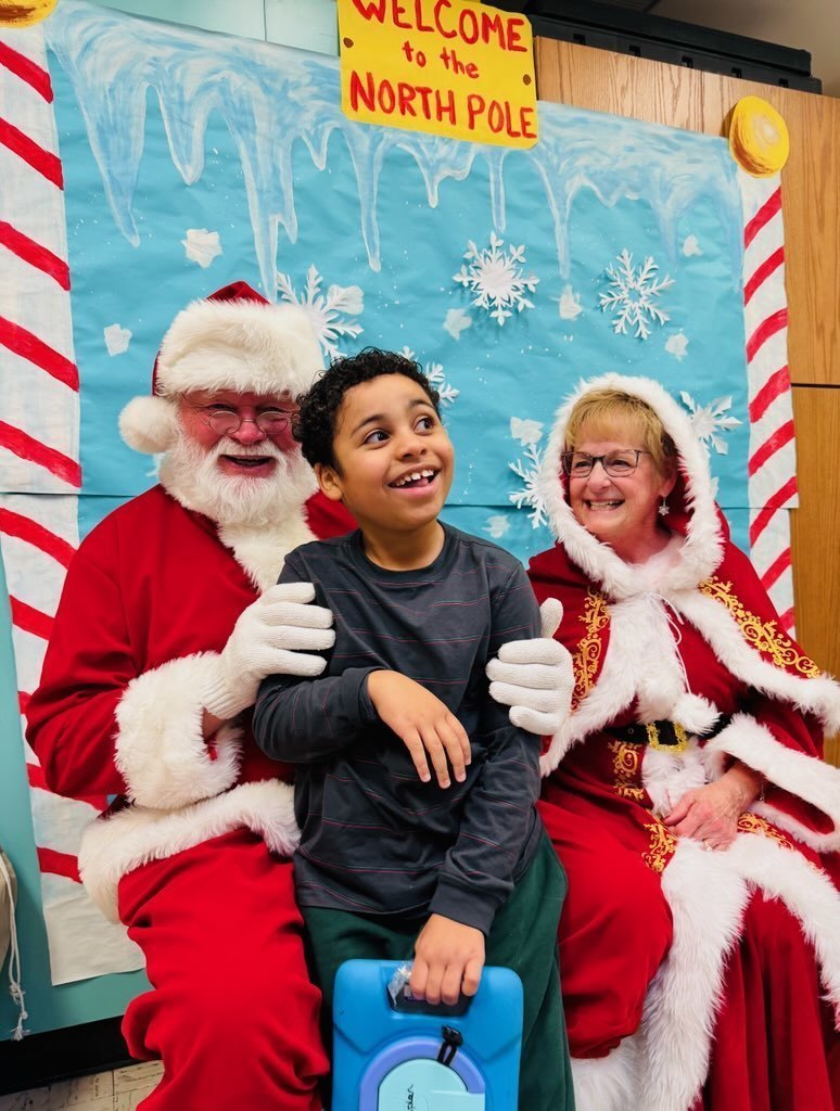 DLP students with Mr. and Mrs. Claus