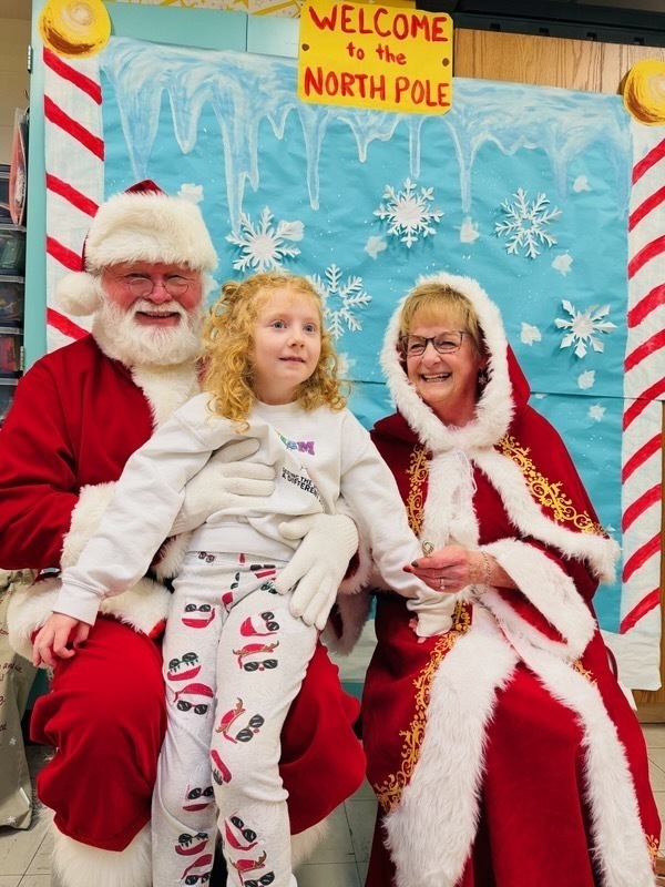 DLP students with Mr. and Mrs. Claus