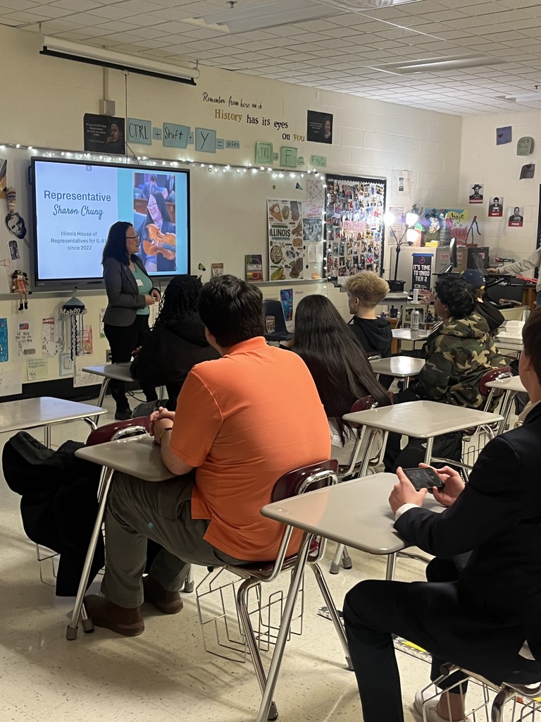 Rep. Sharon Chung talking to students