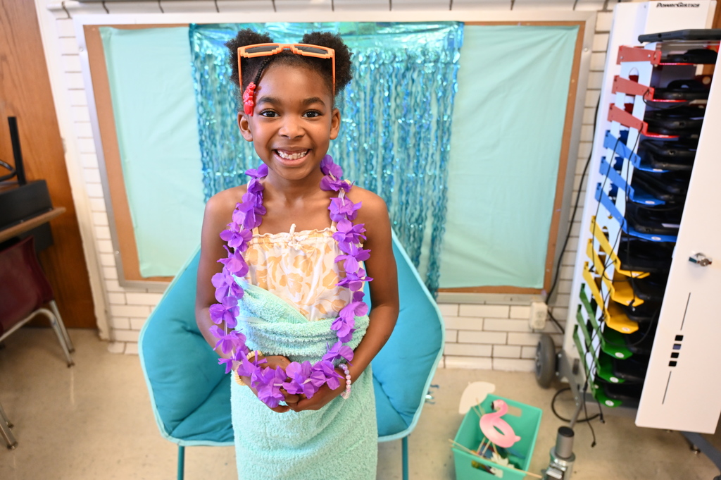 Beach time with Mrs. Gunz!