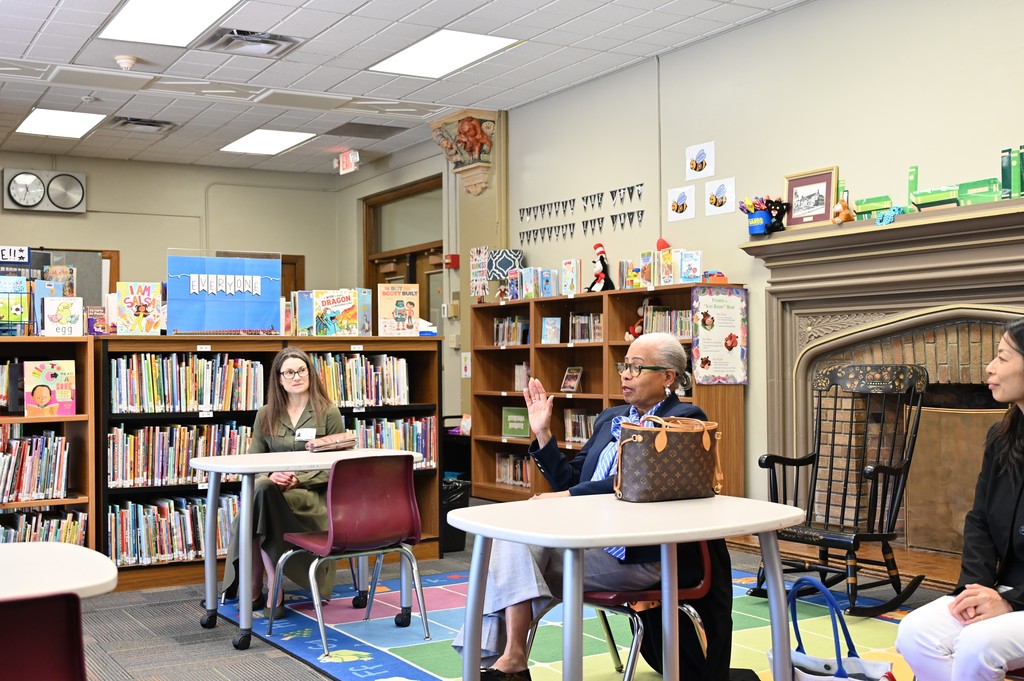 Dr Gloria Laden Billings