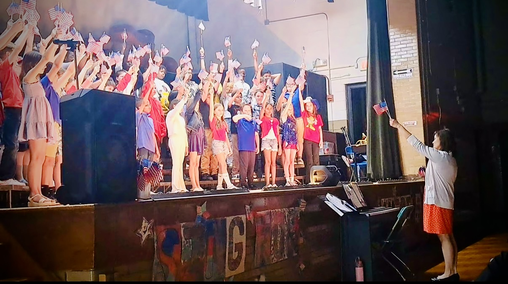 Washington Wolves Sing!