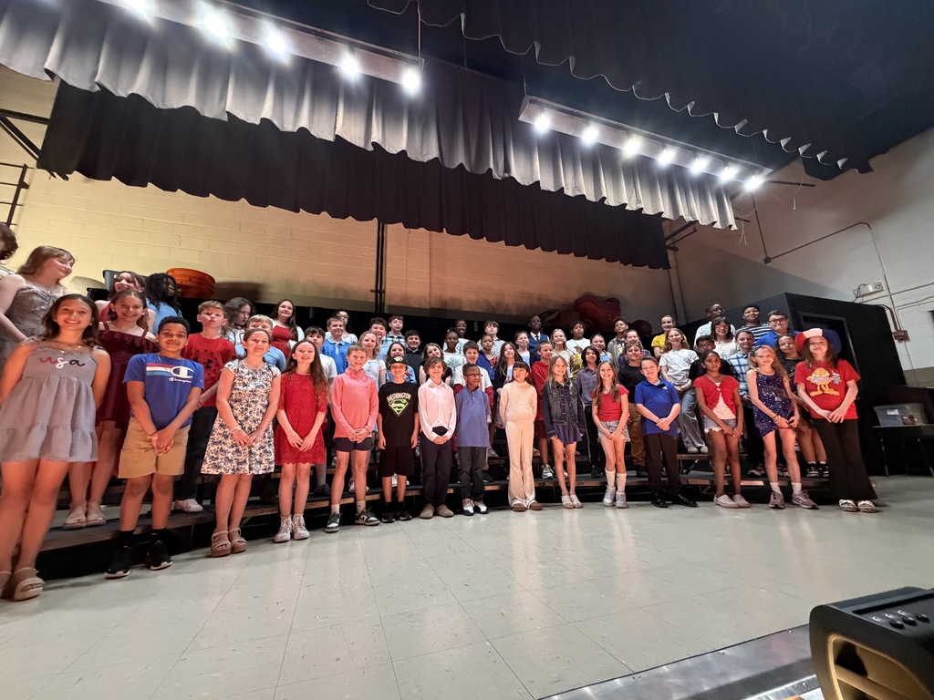 Washington Wolves Sing!