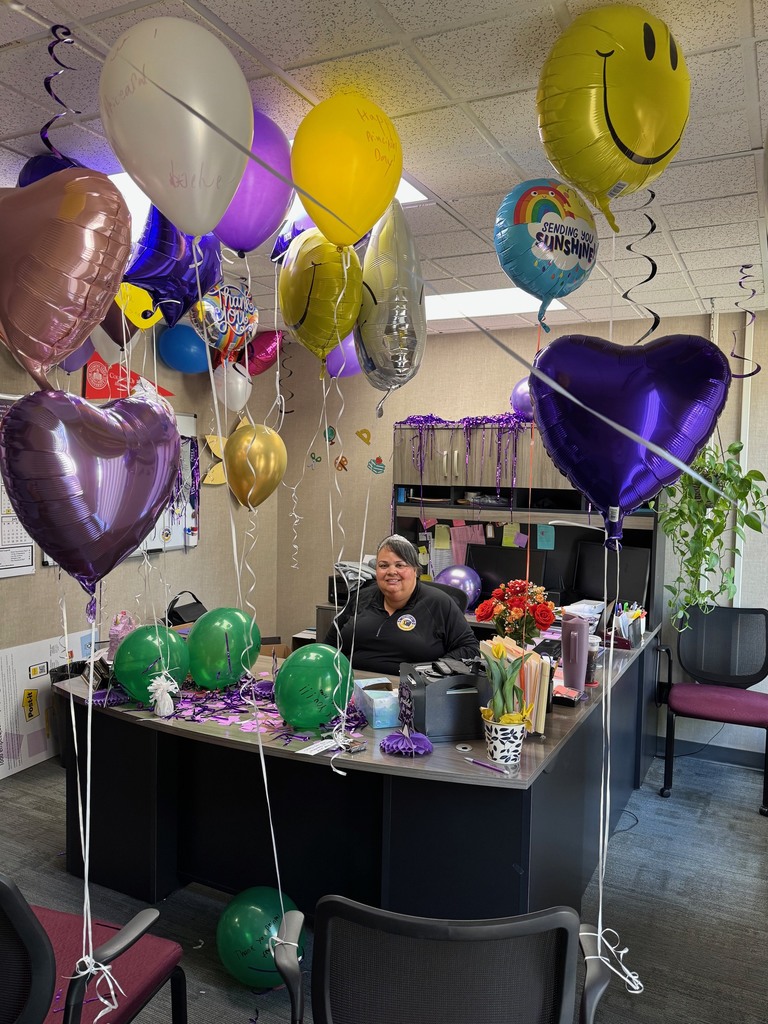 Ms. Lamber with MORE balloons