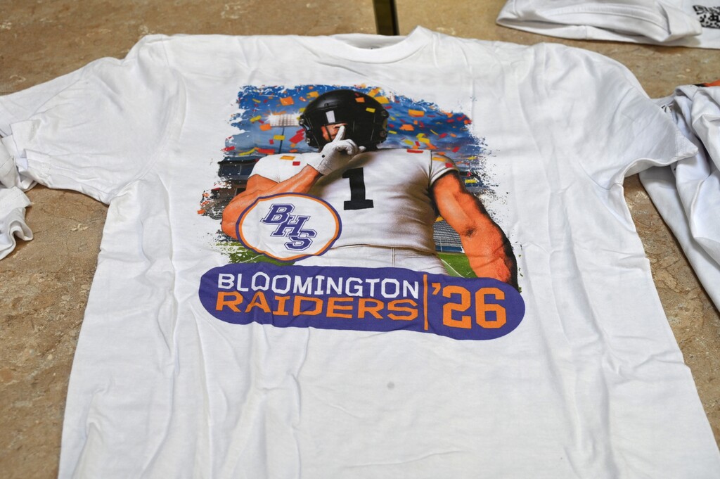 free T-shirt to 9th graders