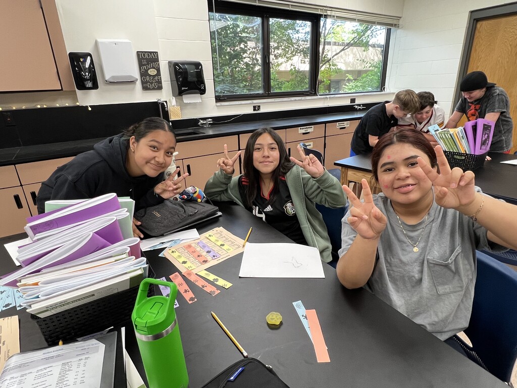 BJHS students working on science project