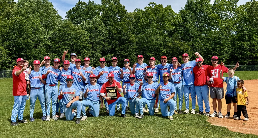 HHS babseball team with regional trophy