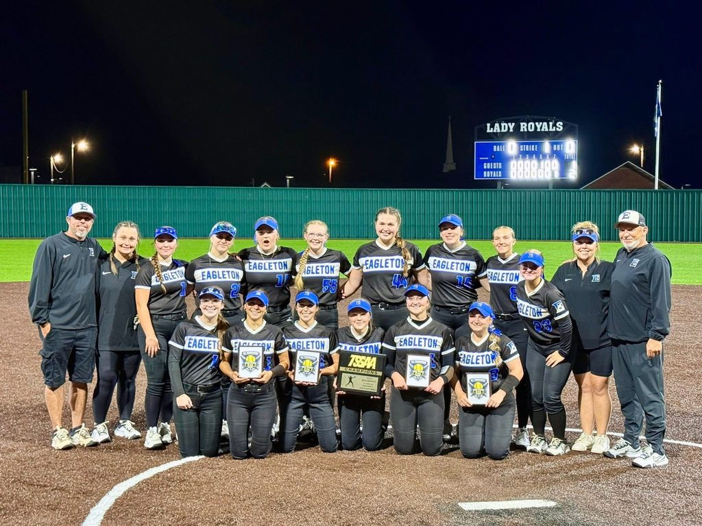 It’s a championship season at Eagleton College and Career Academy! 🏆 A massive shoutout to both ECCA Softball and ECCA Soccer for bringing home District Championship titles. We are so proud of these athletes and their hard work on the field! #BlountCountyStrong #ECCA #TNEd #BlountCountySchools
