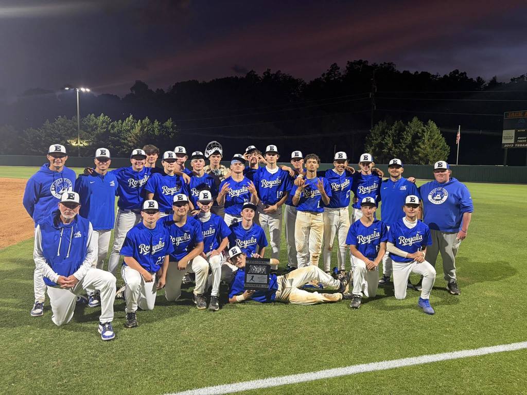 Let’s go, Royals! ⚾️ Huge congratulations to the Eagleton College and Career Academy Baseball team on a phenomenal run! After being named both District and Region Runner-Up, these athletes are officially moving on to Sub-State! We are so proud of your hard work and determination. Keep that momentum going! 🏆 #BlountCountyStrong #ECCA #TNEd #BlountCountySchools