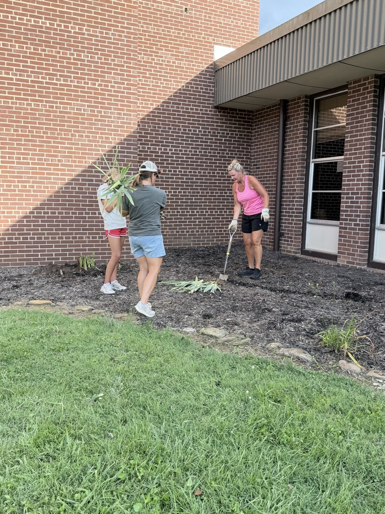 campus cleanup pictures