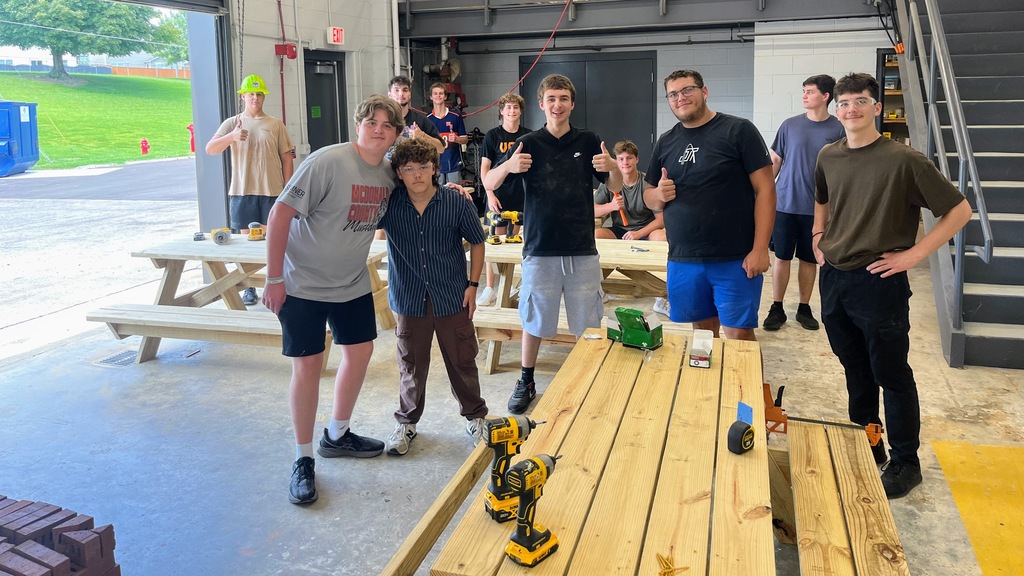 kids building tables