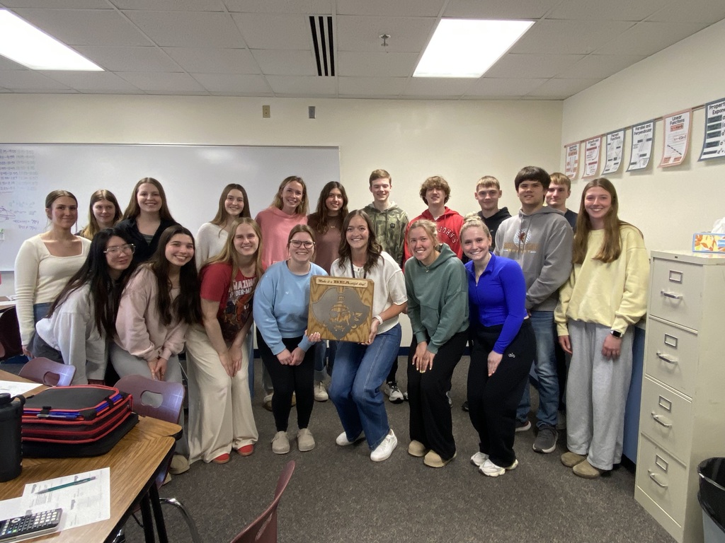 Congratulations to BEA HS Math Teacher, Lindsey Norman, who was selected to be the recipient of the 2025/2026 Quarter 3 Traveling Teacher Trophy! Each quarter, students get the opportunity to nominate a teacher who goes above and beyond to make BEA a beautiful place! 🤩