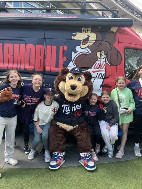 School Patrol Twins Game Trip