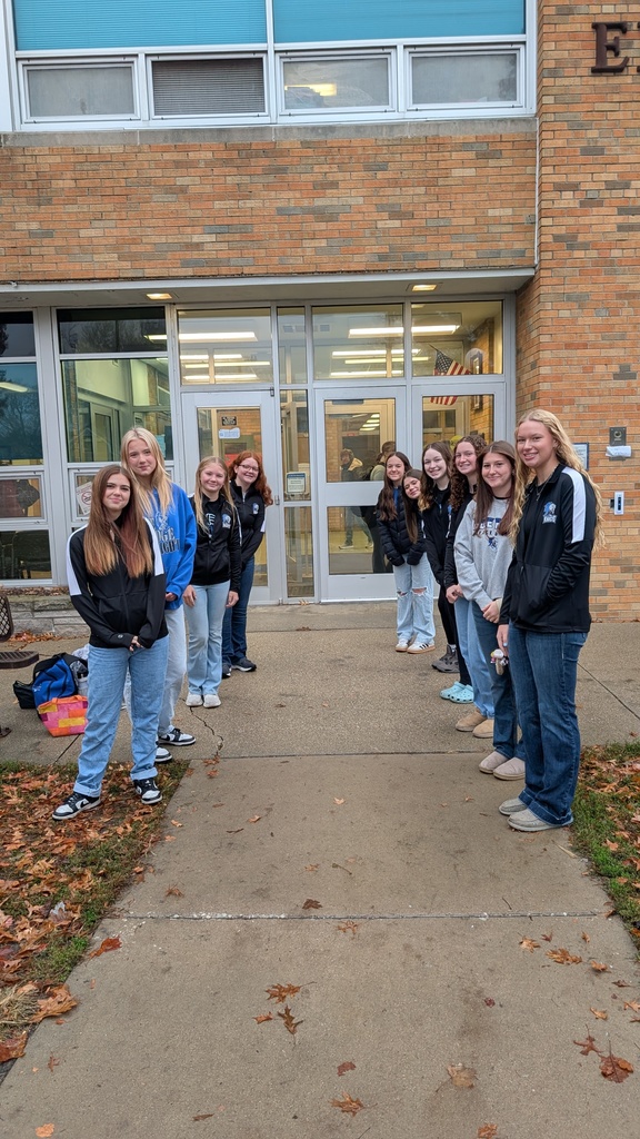 Girls Basketball High Fives 11/21