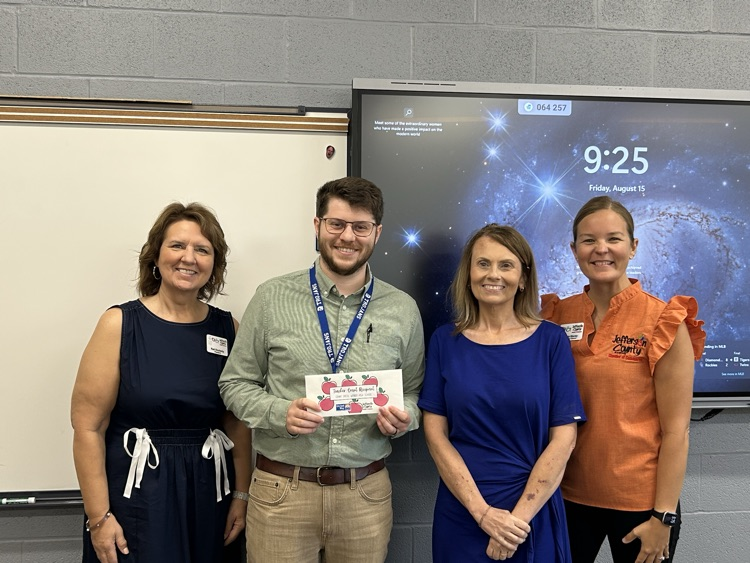 Congratulations to Webber High School’s Mr. Grant Smith for being the recipient of the Jefferson County Chamber of Commerce First Year teacher’s grant! the grant is sponsored by the United Way of South Central Illinois. Great job Mr. Smith!