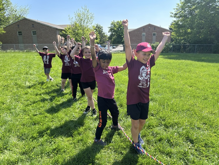 students who won cheering at tug a war