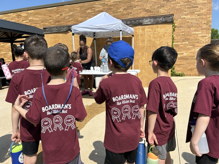 kids waiting for snow cones