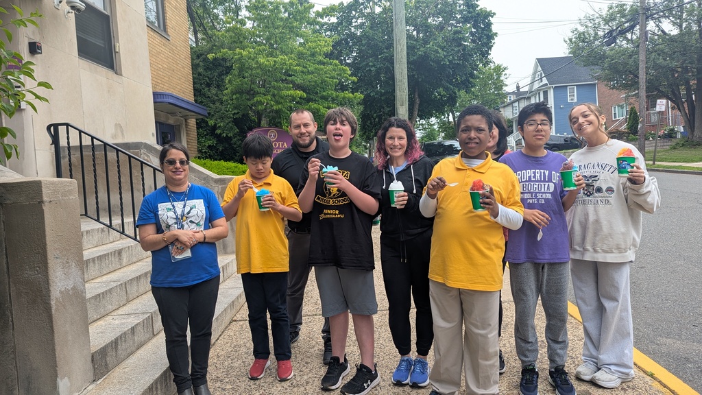 Look at those happy faces enjoying their Kona Ice!!