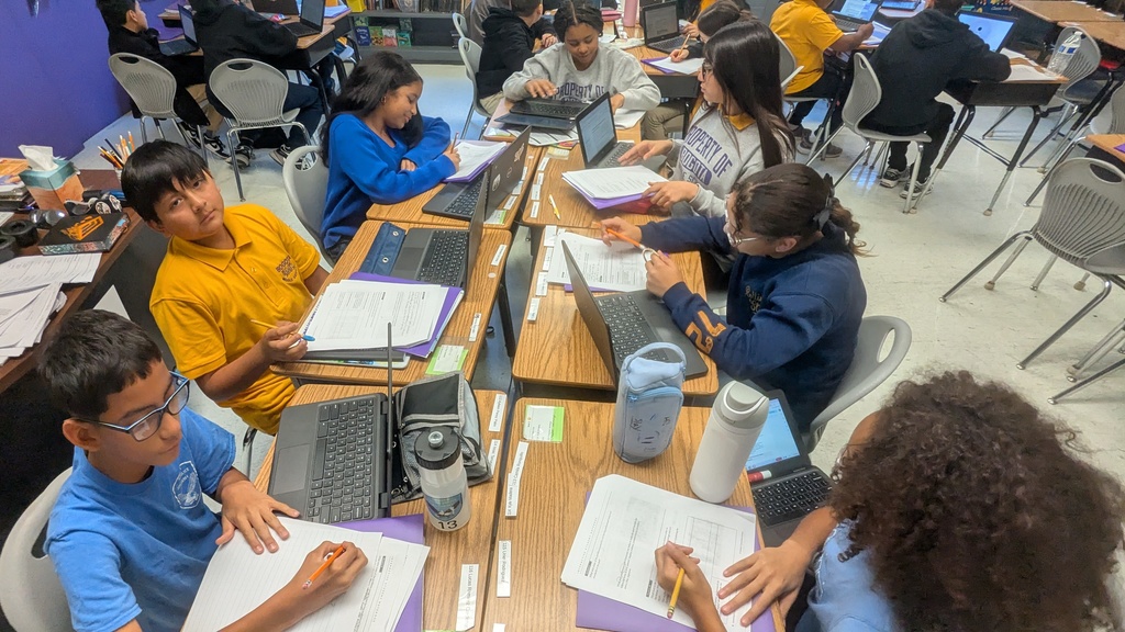 6th grade students work together to brainstorm compelling questions about their community. Students are learning how to think and question like a historian.