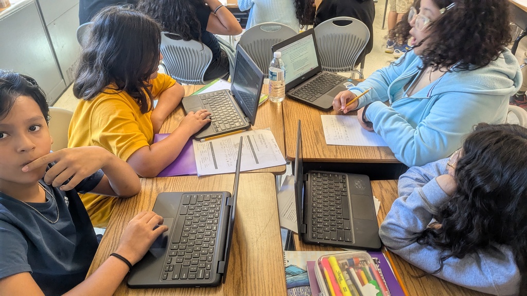 6th grade students work together to brainstorm compelling questions about their community. Students are learning how to think and question like a historian.