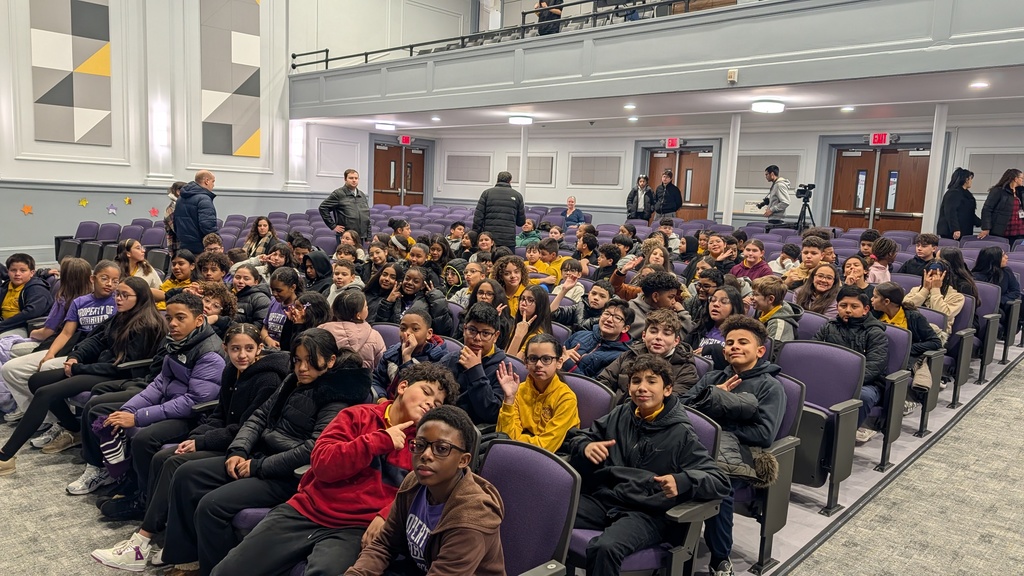 6th grade trip to the HS to see Peter Pan!