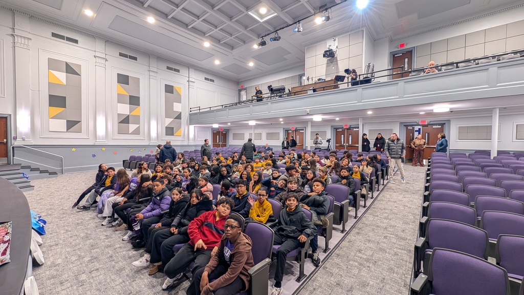 6th grade trip to the HS to see Peter Pan!