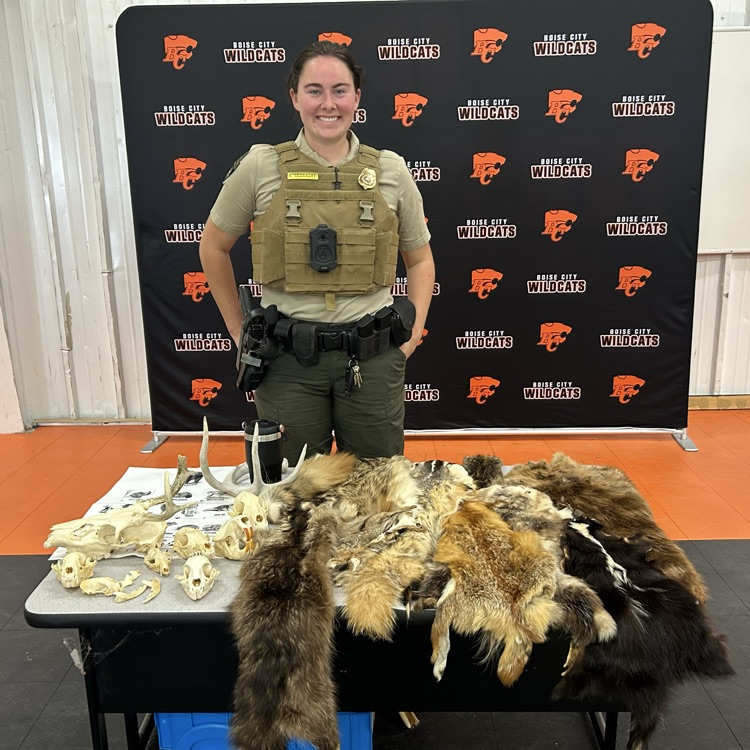 5-8th graders were fortunate to have Game Warden Lydia Gearhart and Angela Trantham from the Conservation District present Skins and Skulls from our region of Oklahoma. Thank you for your presentation.