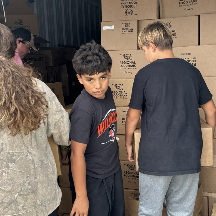 6-8 graders helped at the Food Bank