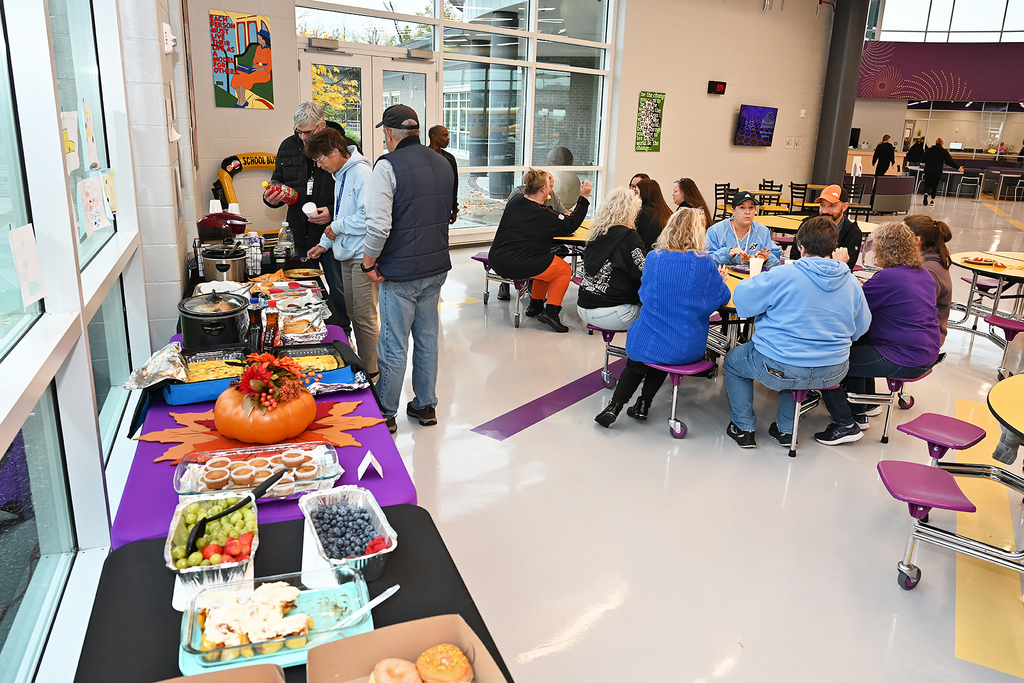 bus drivers at breakfast