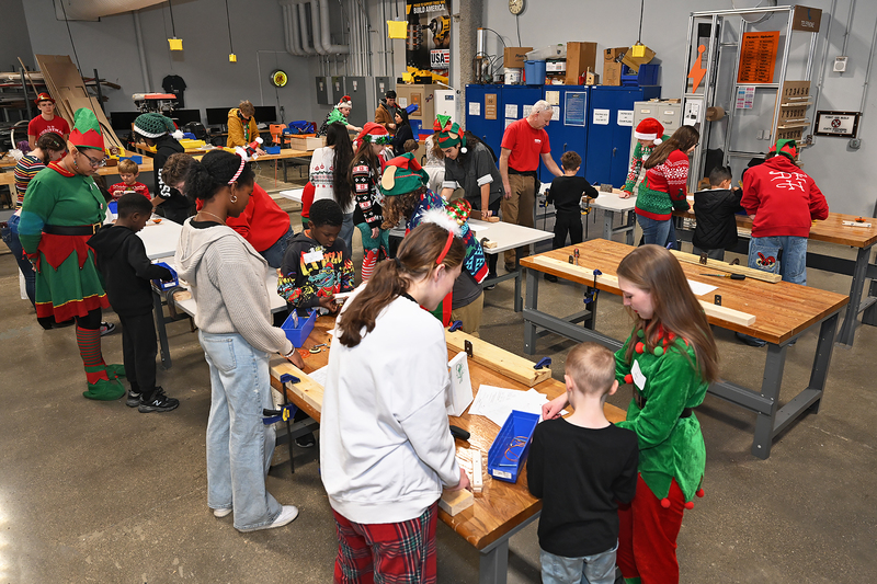 students at the elf institute 