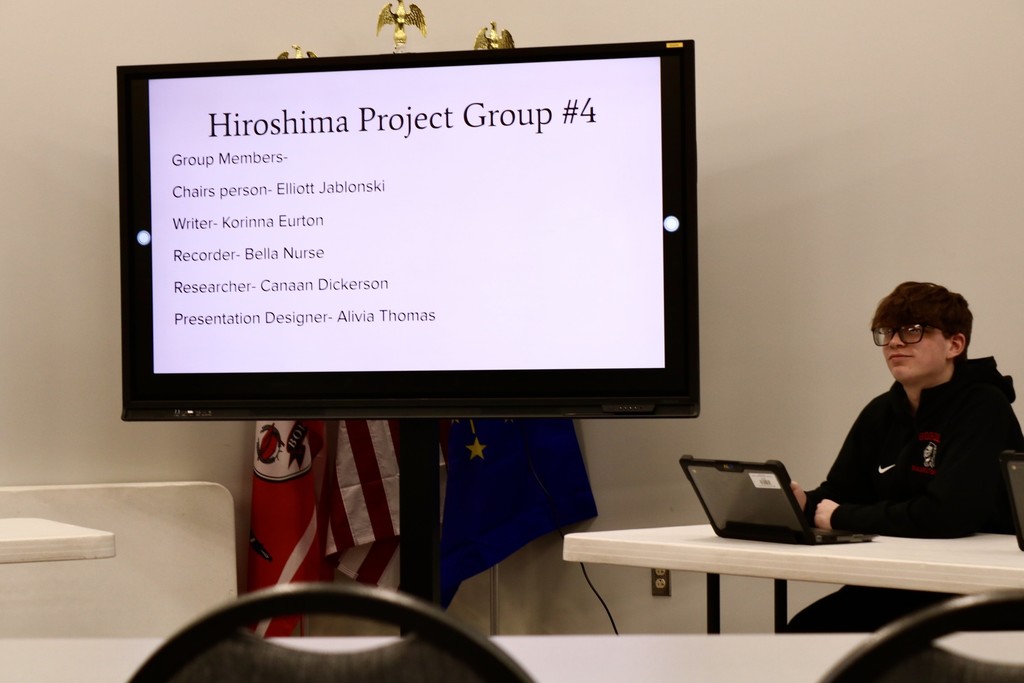 Elliott Jablonski presents