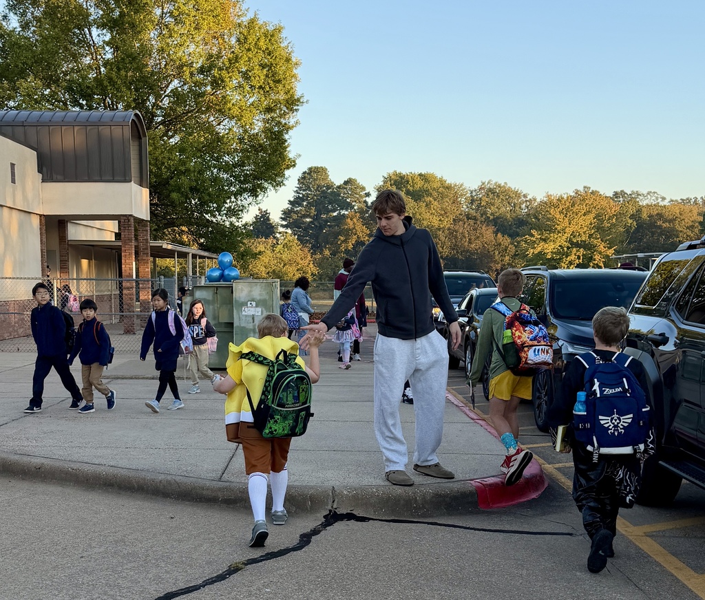 BPCC Men's Basketball Team greets students 