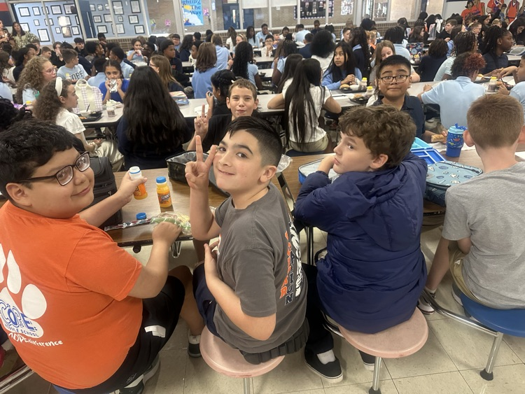 6th grades first lunch time in middle school