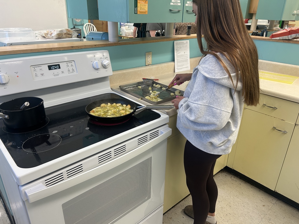 Spanish students make tapas
