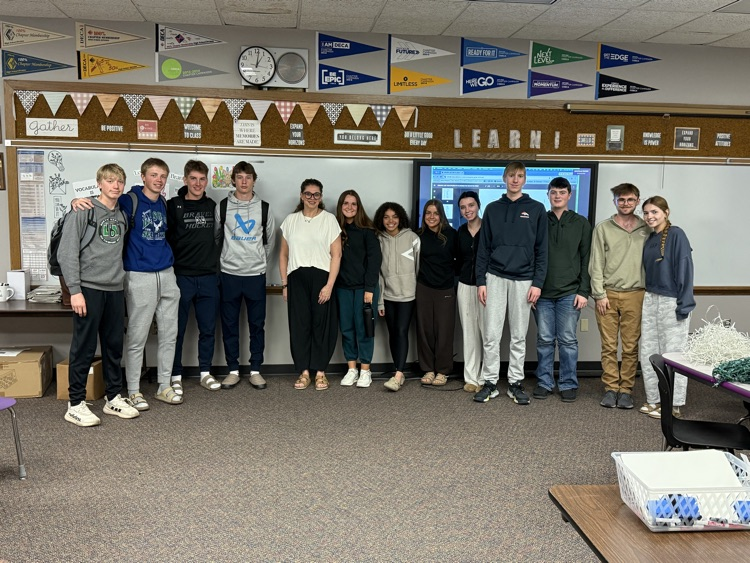 Keri Keith visits Marketing II students 