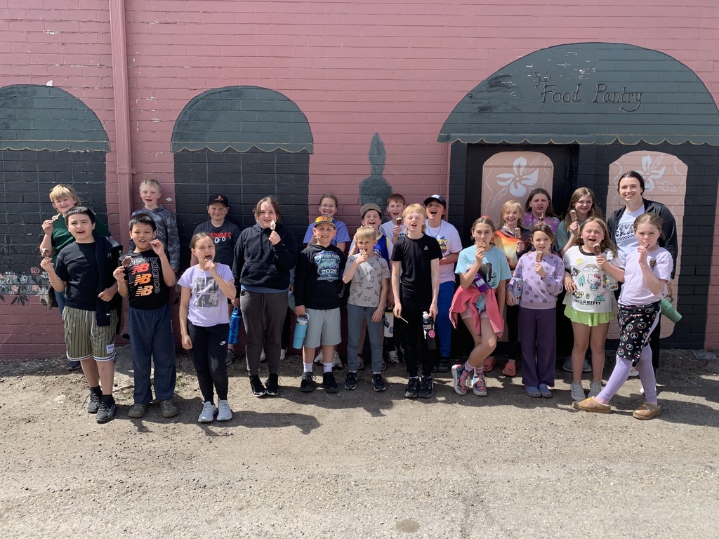 Miss Jahner's 4th Grade Class at the Food Pantry