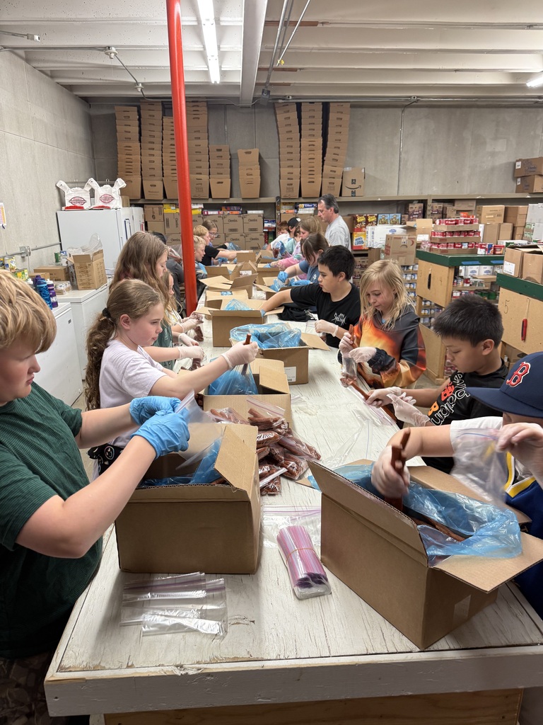 Miss Jahner's 4th Grade Class at the Food Pantry