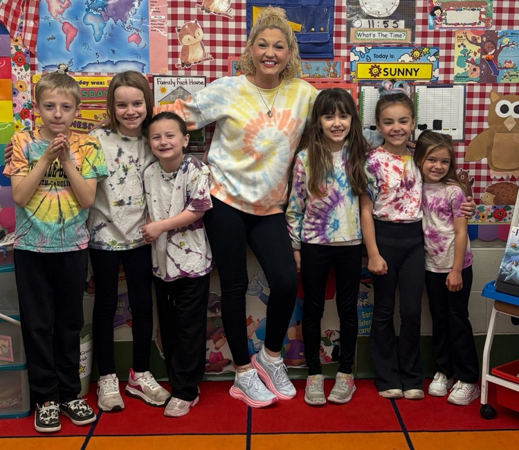 tie dye group twins