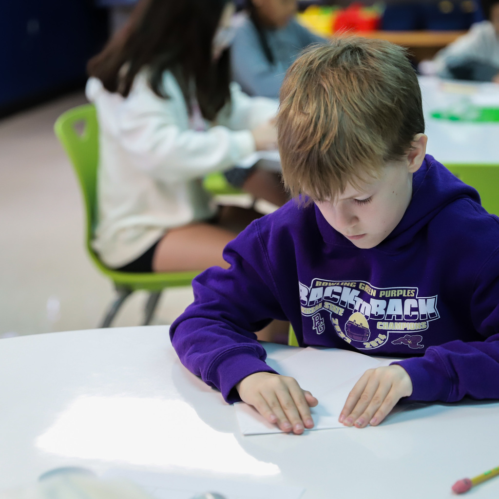 Building paper airplane