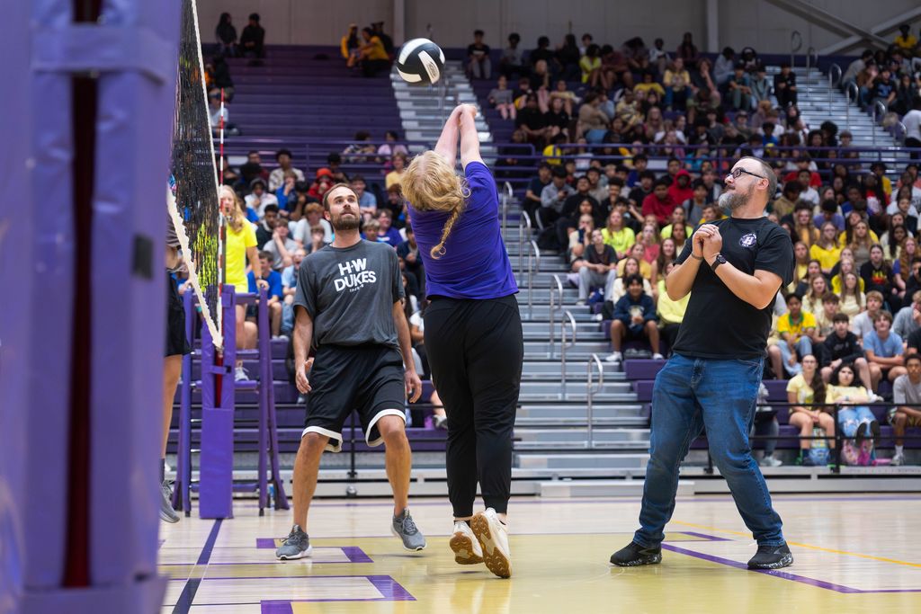 Faculty / Student Volleyball Game: September 2025