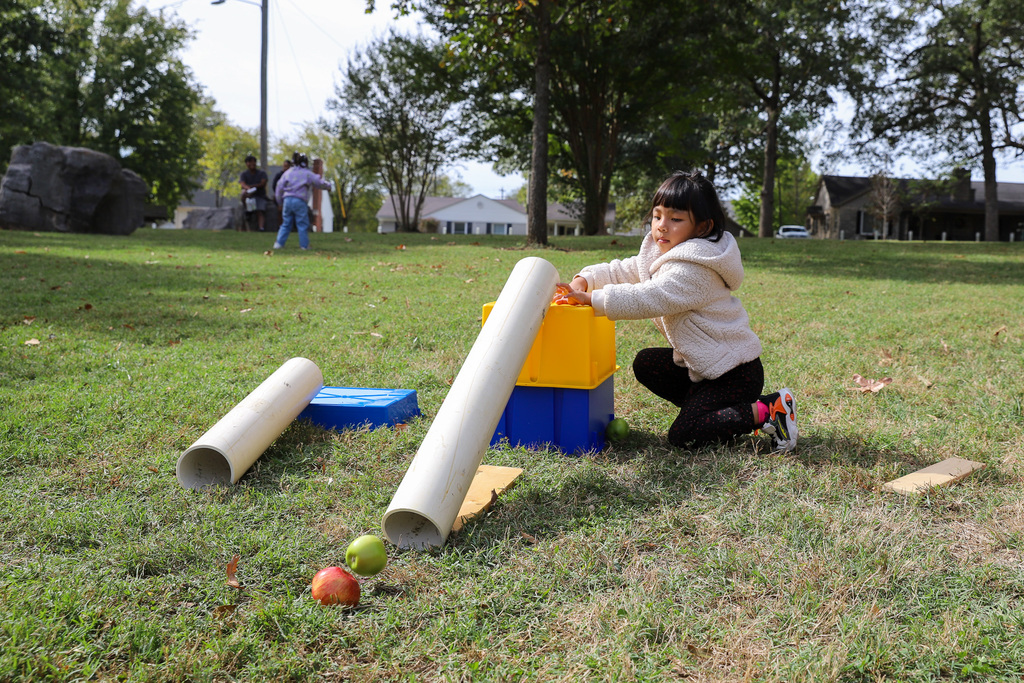 Apple races: PreK Family Engagement