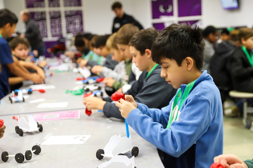Building balloon cars at BGJHS