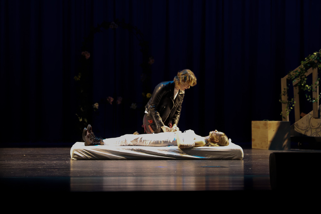 Romeo and Juliet final scene