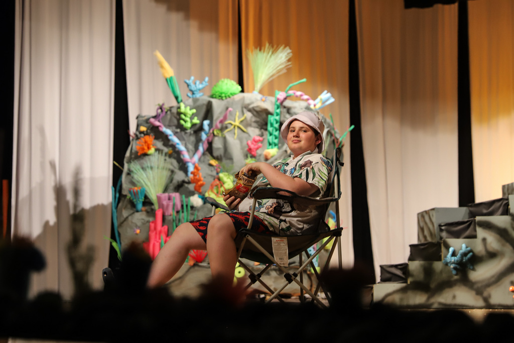 Finding Nemo Jr. tourist