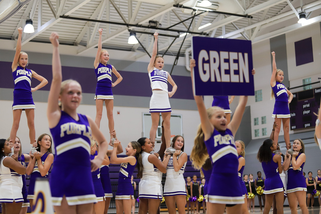 BGJHS cheerleaders